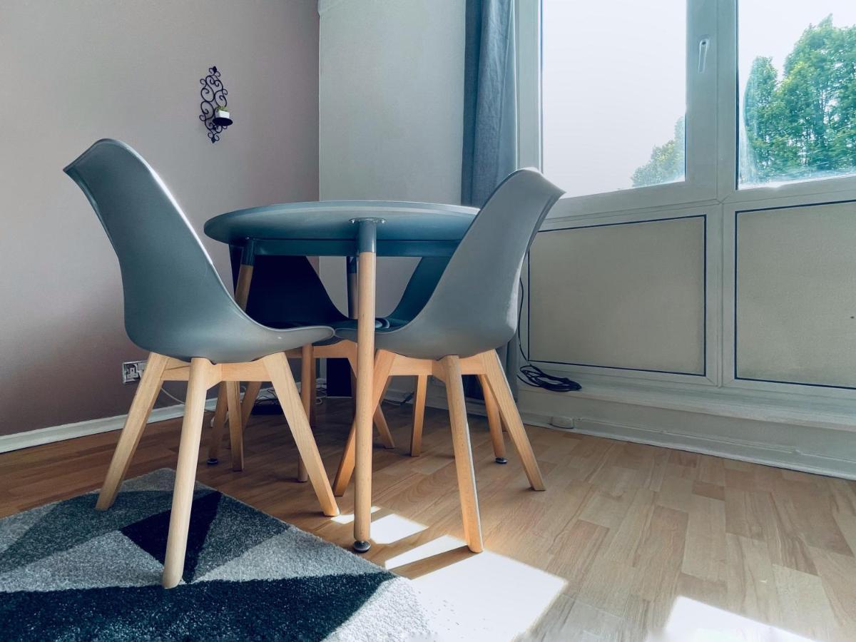 Noah'S Place In Mile End London Exteriör bild