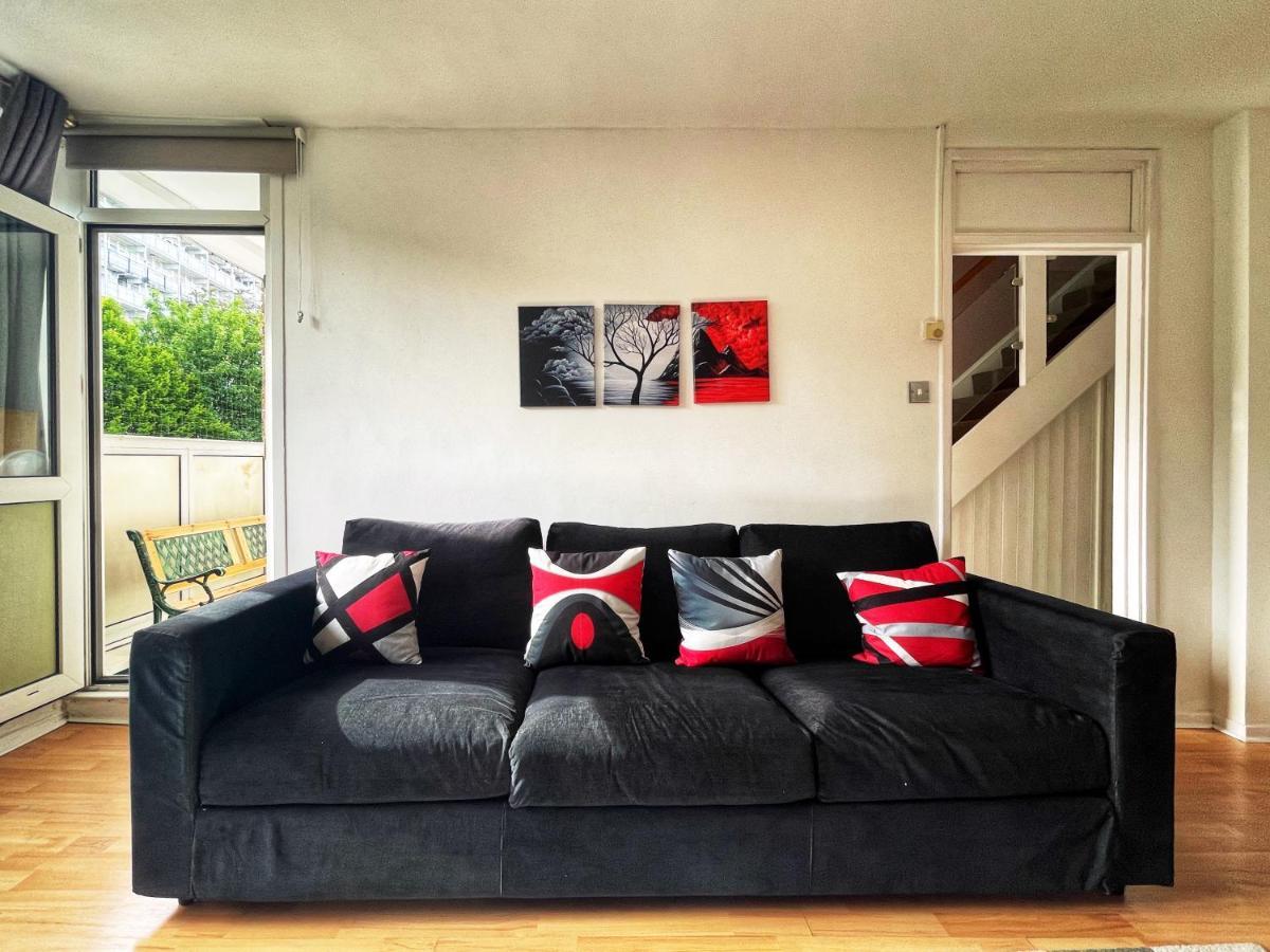 Noah'S Place In Mile End London Exteriör bild